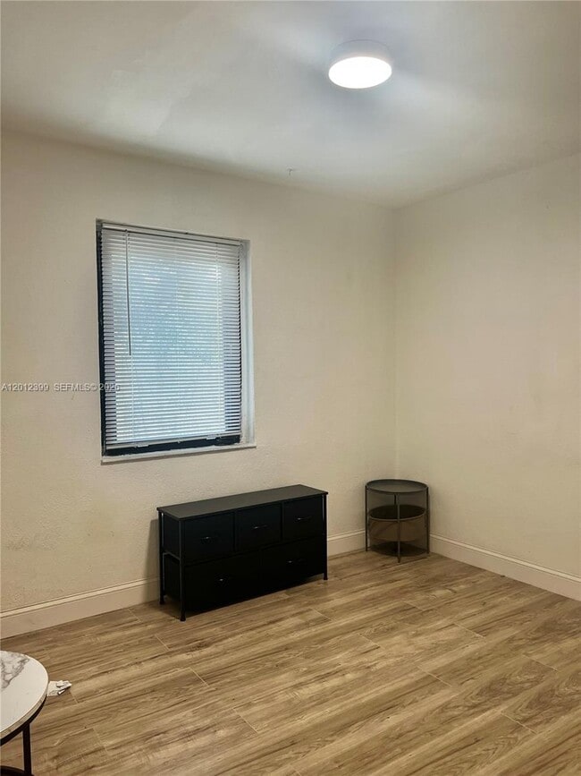 Building Photo - 12040 N Miami Ave