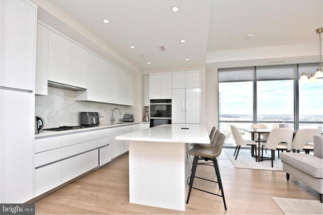 Building Photo - 7887 Jones Branch Dr