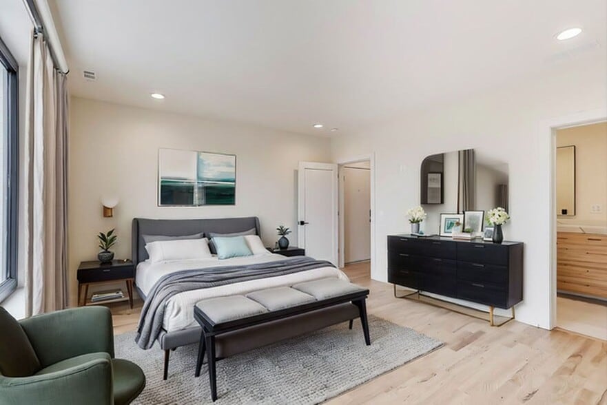 Building Photo - 5015 N Lincoln Ave