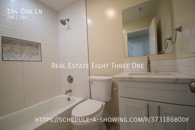 Building Photo - 134 Oak Ln