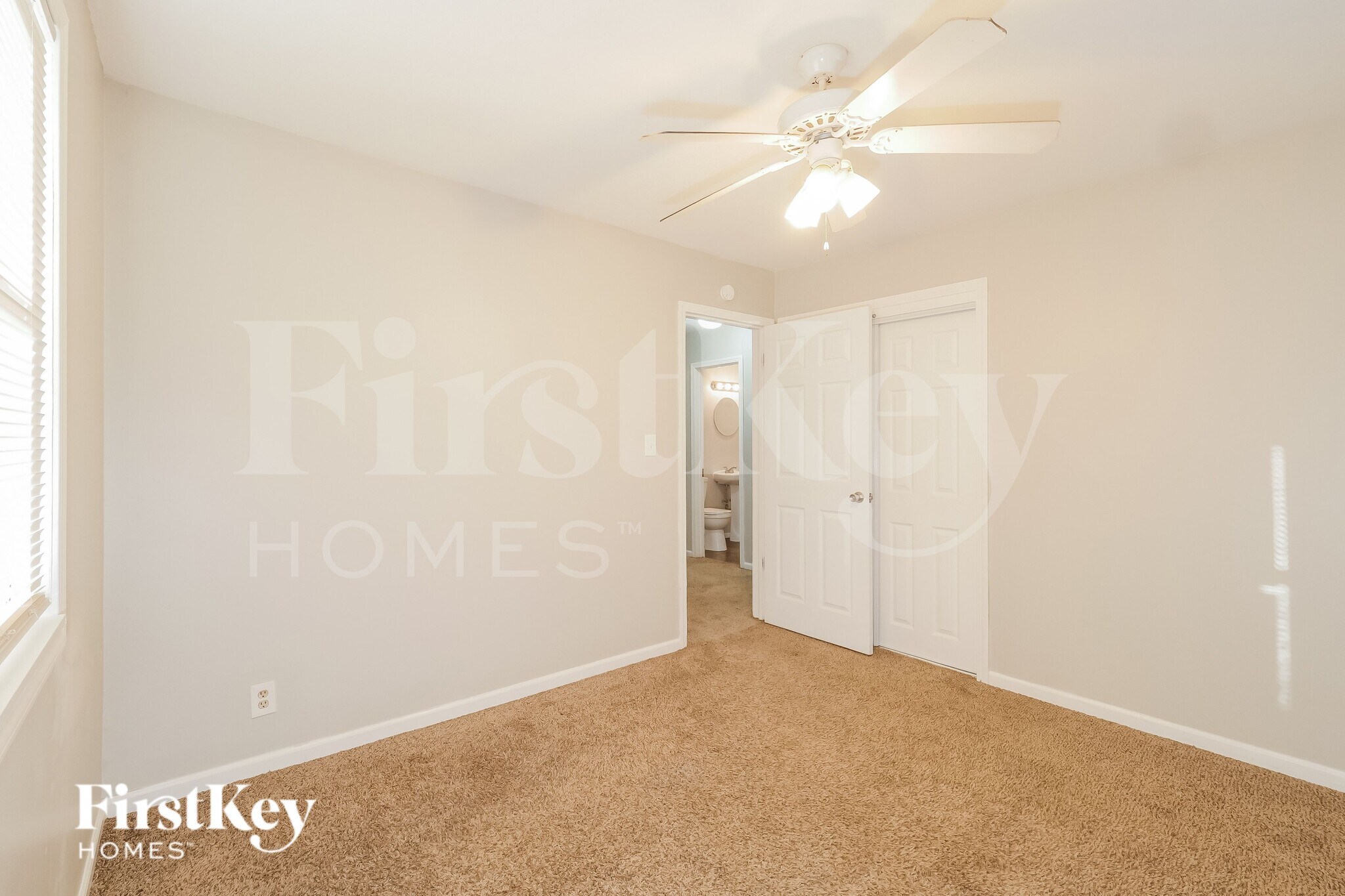 Building Photo - 7912 NE 54th St