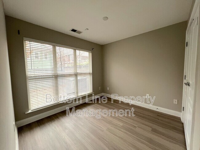 Building Photo - 738 Garden District Dr