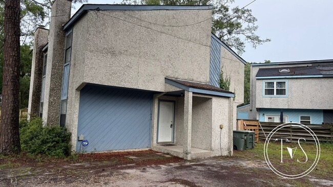 Building Photo - WINTER MOVE-IN SPECIAL: 50% OFF 1st FULL MONTH'S RENT!**