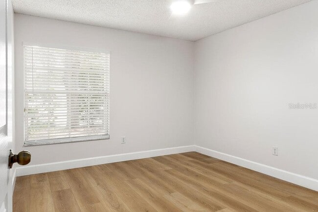 Building Photo - 1425 Whispering Woods Way
