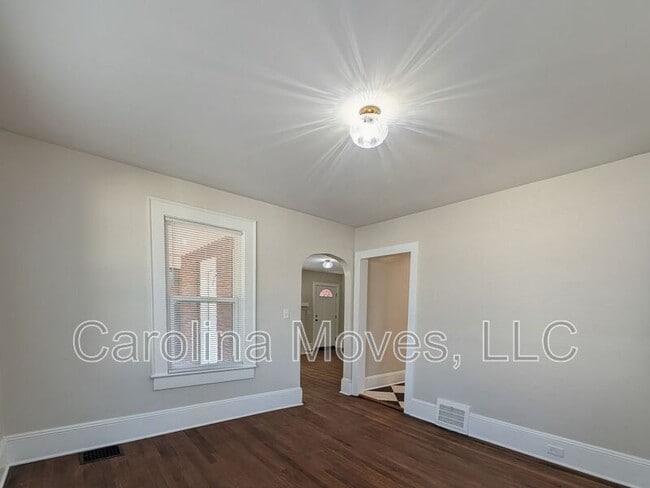 Building Photo - 1102 Easley Bridge Rd