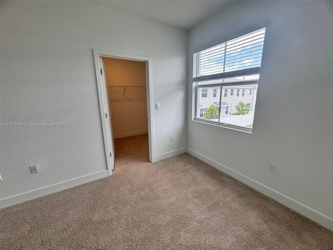 Building Photo - 123 SW 171st Ln