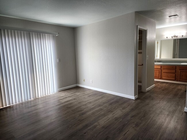 Building Photo - Home For Rent in Carson City