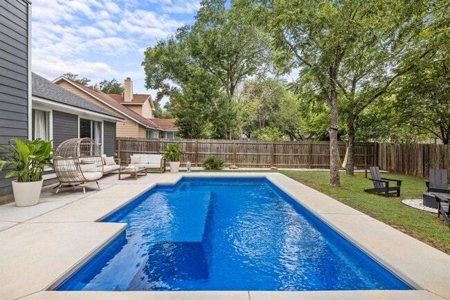 Building Photo - 1205 Rambling Trail