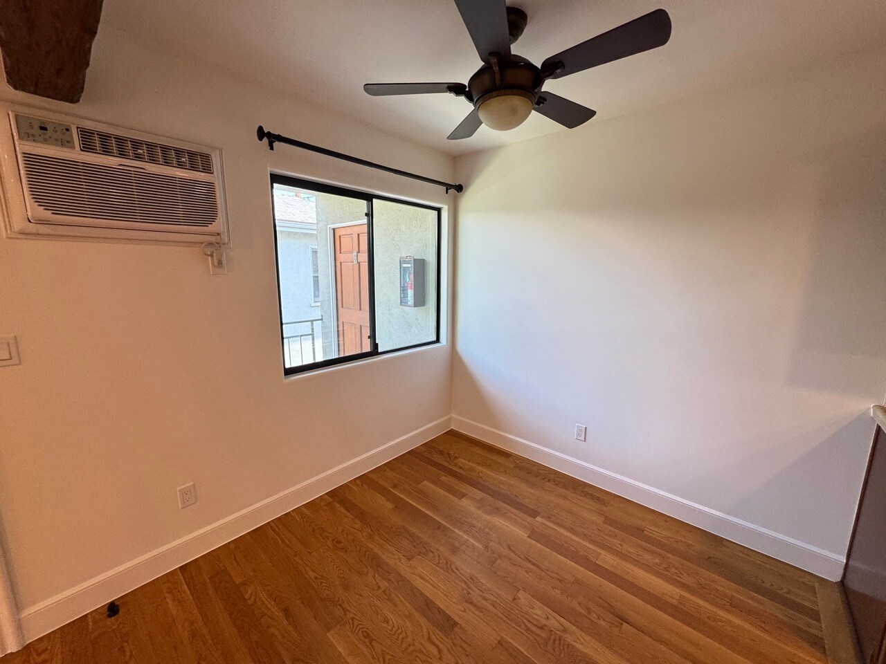 Building Photo - 625 N Hayworth Ave