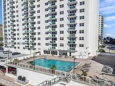Building Photo - 3000 S Ocean Dr
