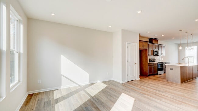 Building Photo - 5509 Swaling St