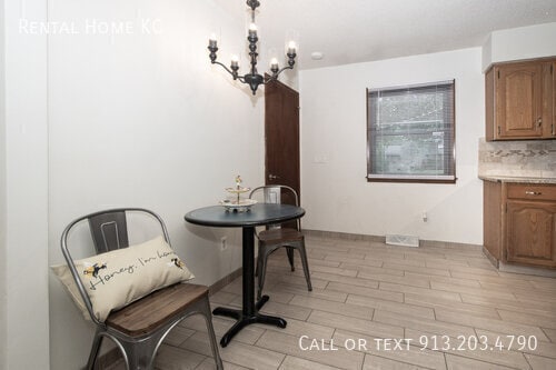 Building Photo - 9420 Walmer-