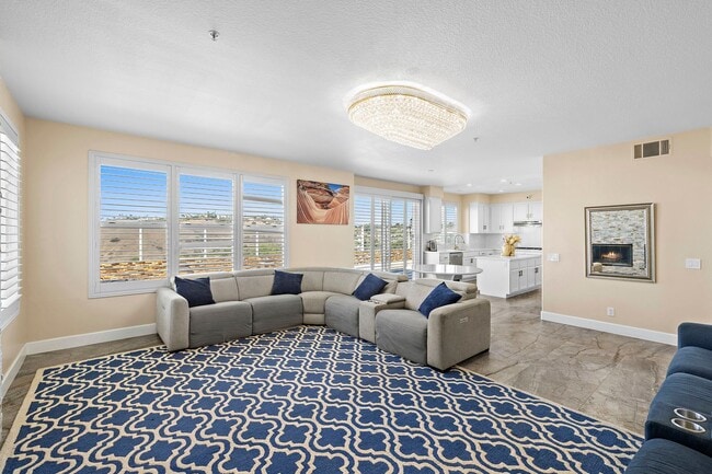 Building Photo - Stunning 4-Bedroom Home with Ocean and Catalina Island Views