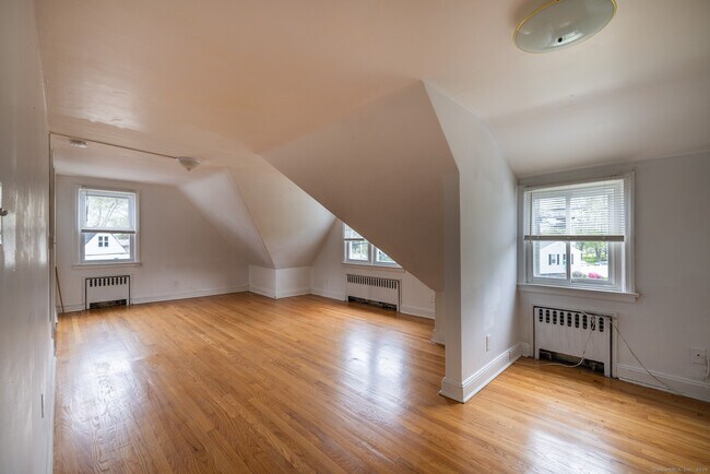 Primary Photo - 436 Sedgewick Ave