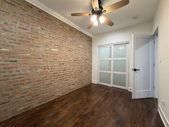 Building Photo - 1110 S Western Ave