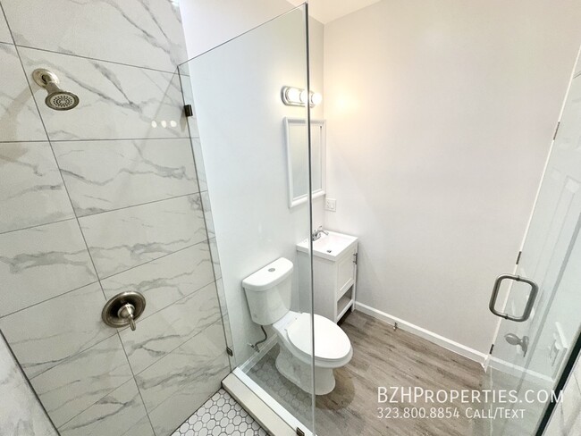 Building Photo - Newly Renovated 2Bedroom 2Bathroom In Silv...