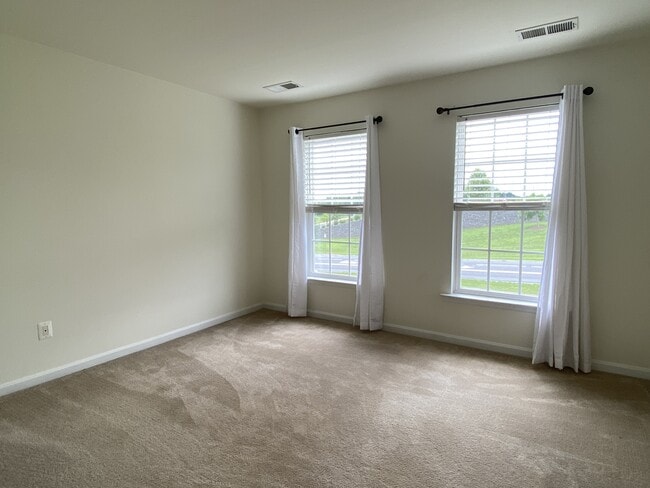 Building Photo - 33 Scholarship Ln