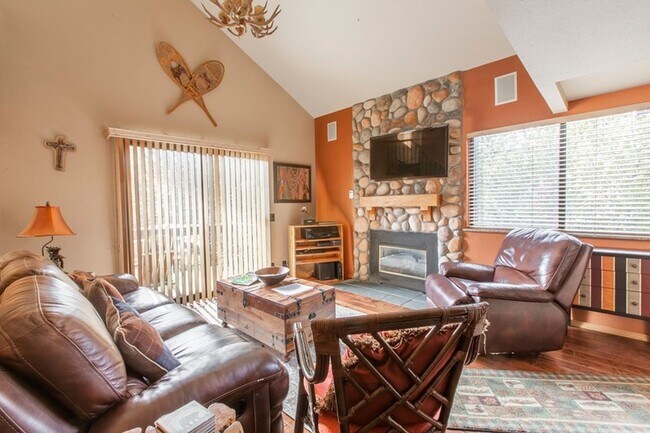 Building Photo - Redpine Chalet