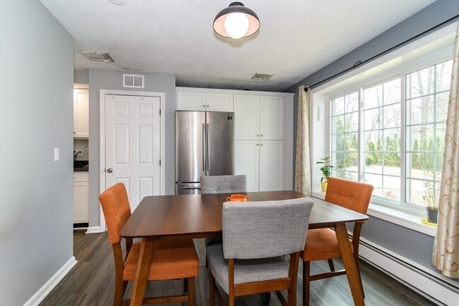 Building Photo - 24 Homeward Ln