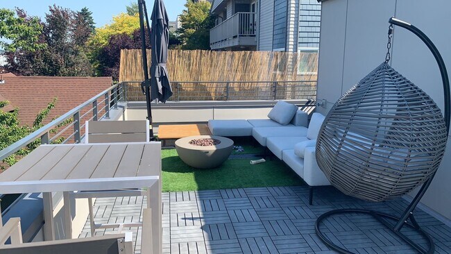 Building Photo - Stunning West Queen Anne Retreat with Iconic Puget Sound Views