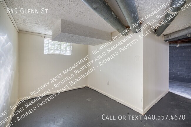 Building Photo - 849 Glenn St