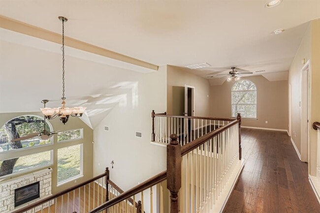 Building Photo - 1028 Horseback Hollow