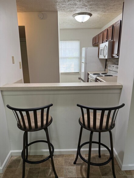 Building Photo - 517 E Graham Pl