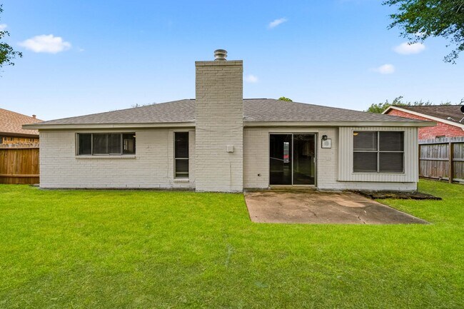 Building Photo - 1310 Mossridge Dr
