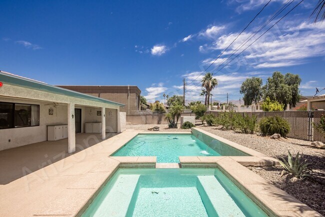 Building Photo - HEATED POOL & SPA