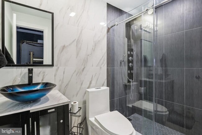 Building Photo - 206 Shields Ct