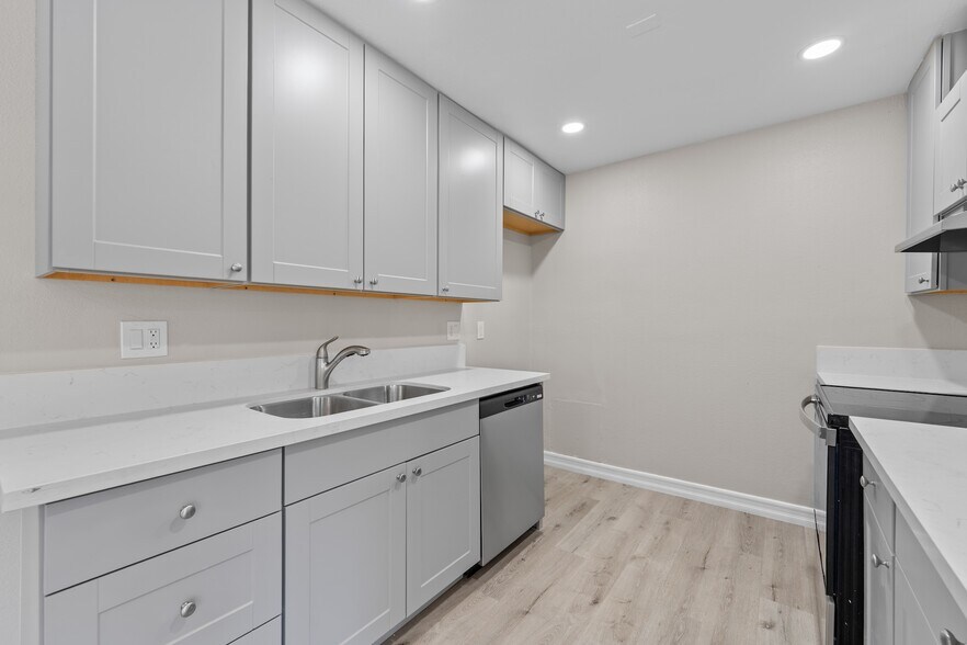 Building Photo - 212 S Kraemer Blvd