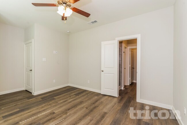 Building Photo - 2529 Dulaney Dr