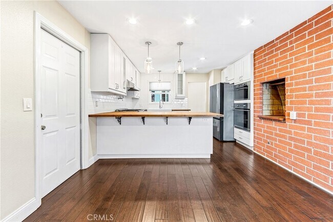 Building Photo - 16311 Woodstock Ln
