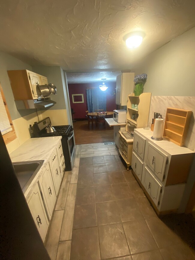 Building Photo - 540 Cameron Ave