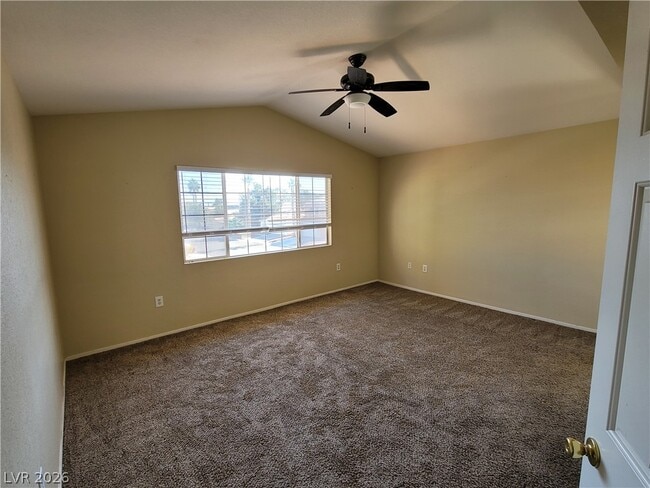 Building Photo - 253 Buckskin St