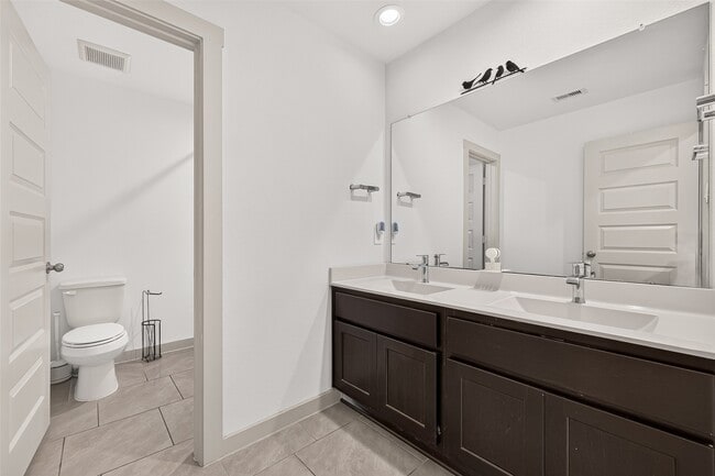 Building Photo - 3939 Hordley Ter Trl