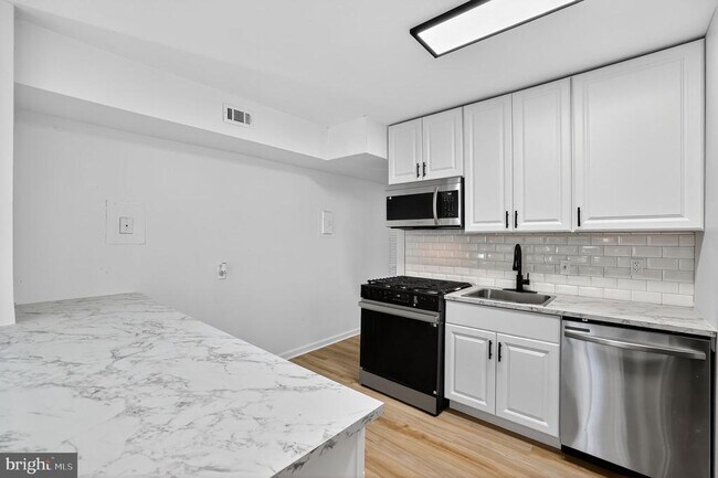 Building Photo - 8481 Greenbelt Rd