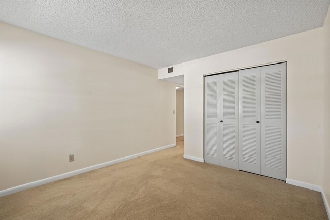 Building Photo - 54 Veronese Ct