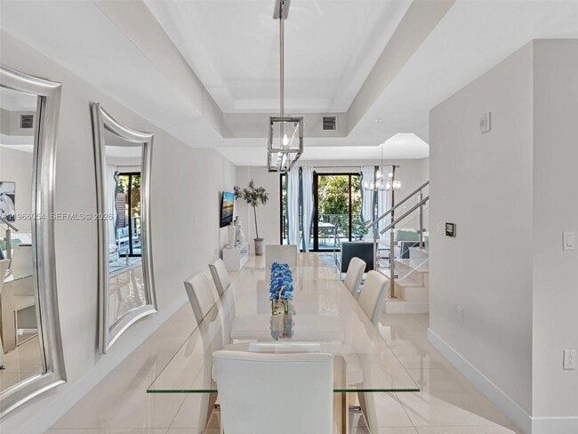 Building Photo - 3040 N Ocean Blvd