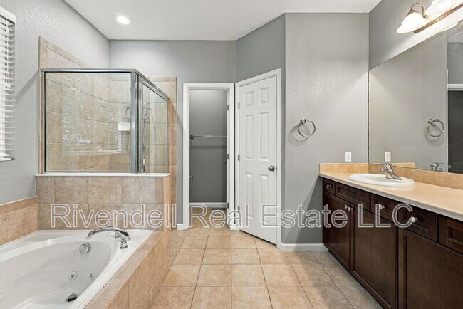 Building Photo - 4483 Applecrest Cir