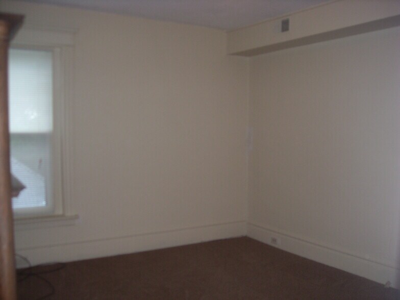 Bedroom 2 - 339 S Aiken Ave