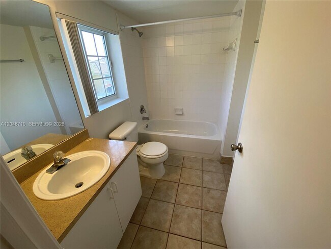 Building Photo - 4177 N Haverhill Rd