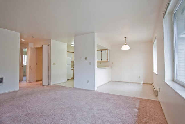 Building Photo - Oak Meadow