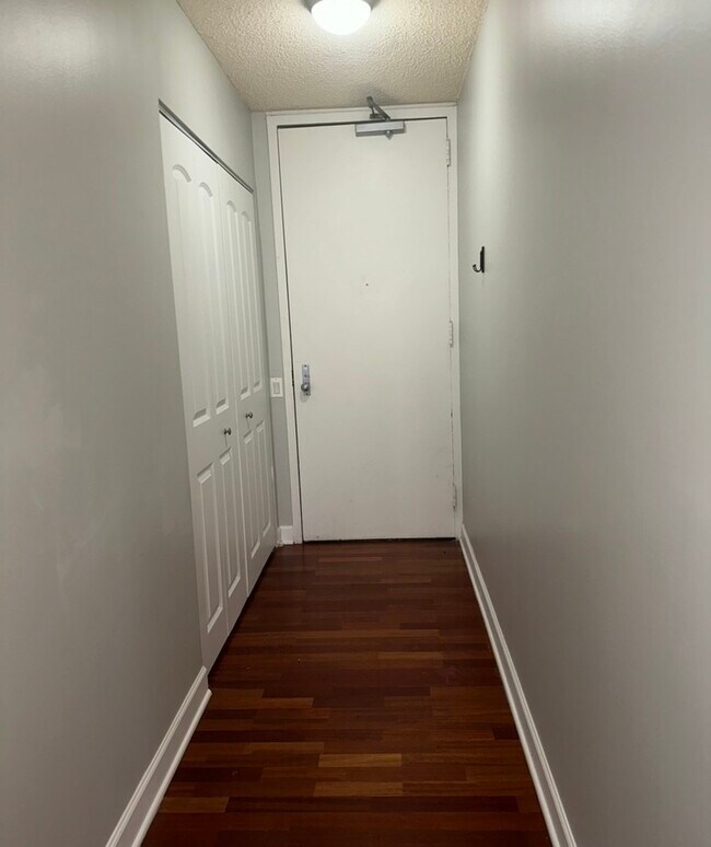 Building Photo - 30 E Huron St