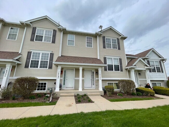 Primary Photo - 1624 Fieldstone Dr N