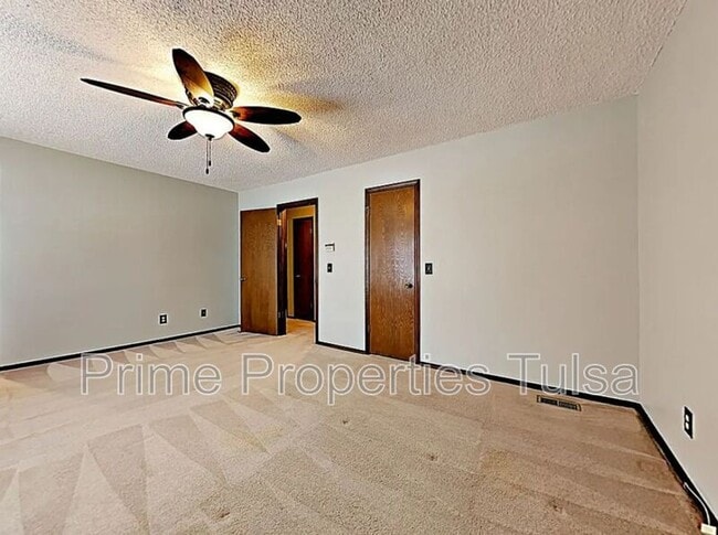 Building Photo - 838 Millwood Rd