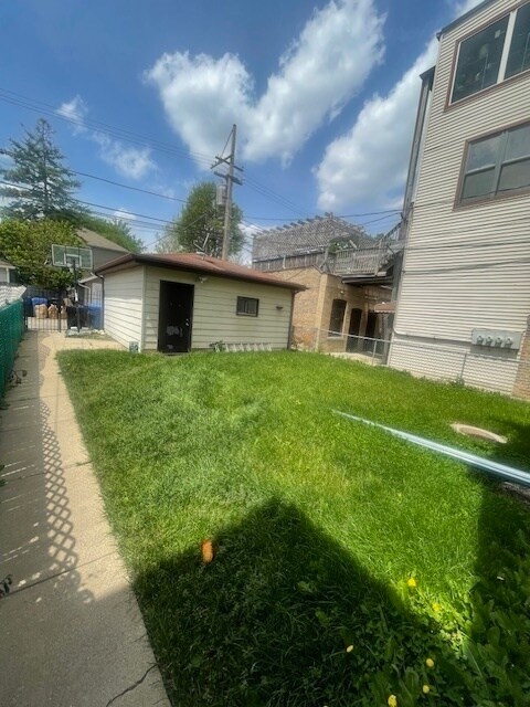 Building Photo - 5444 N Kimball Ave