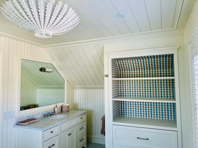 Building Photo - 3 Field Club Ln