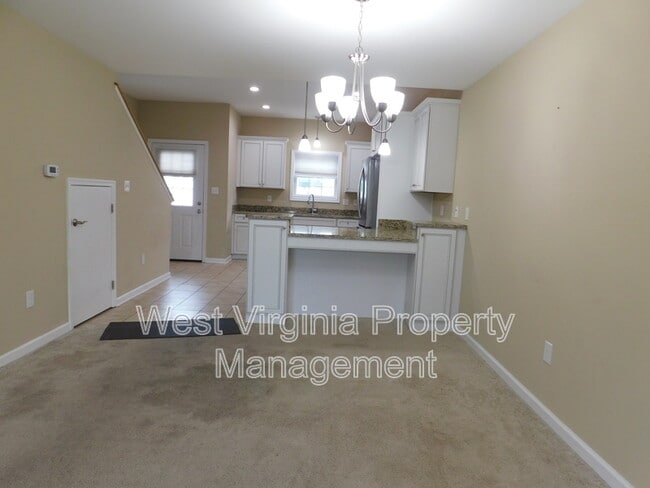 Building Photo - 198 Blackbird Village Cir