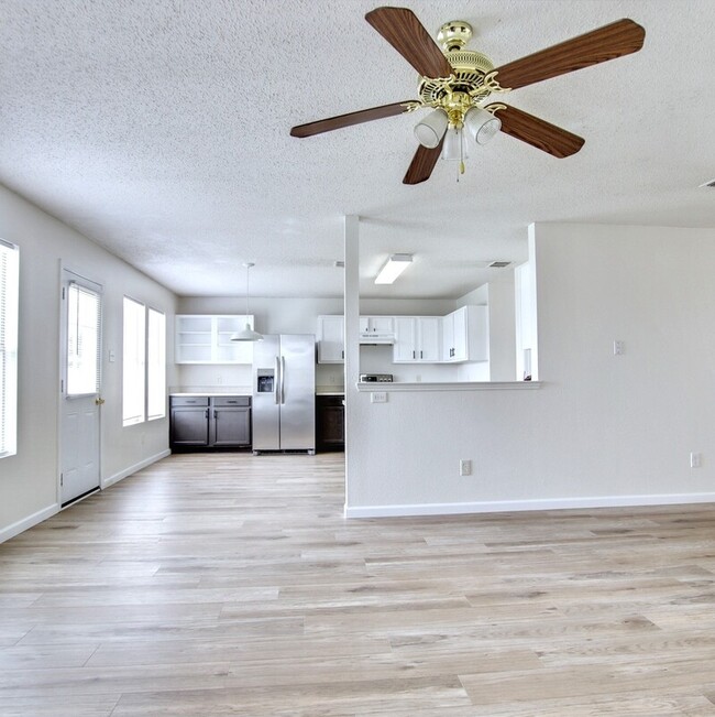 Building Photo - 8751 Gray Fox Ct